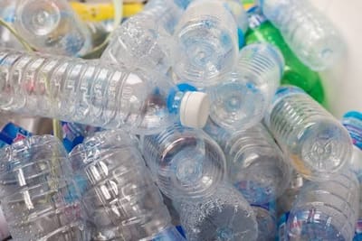 Contaminación a causa de botellas PET