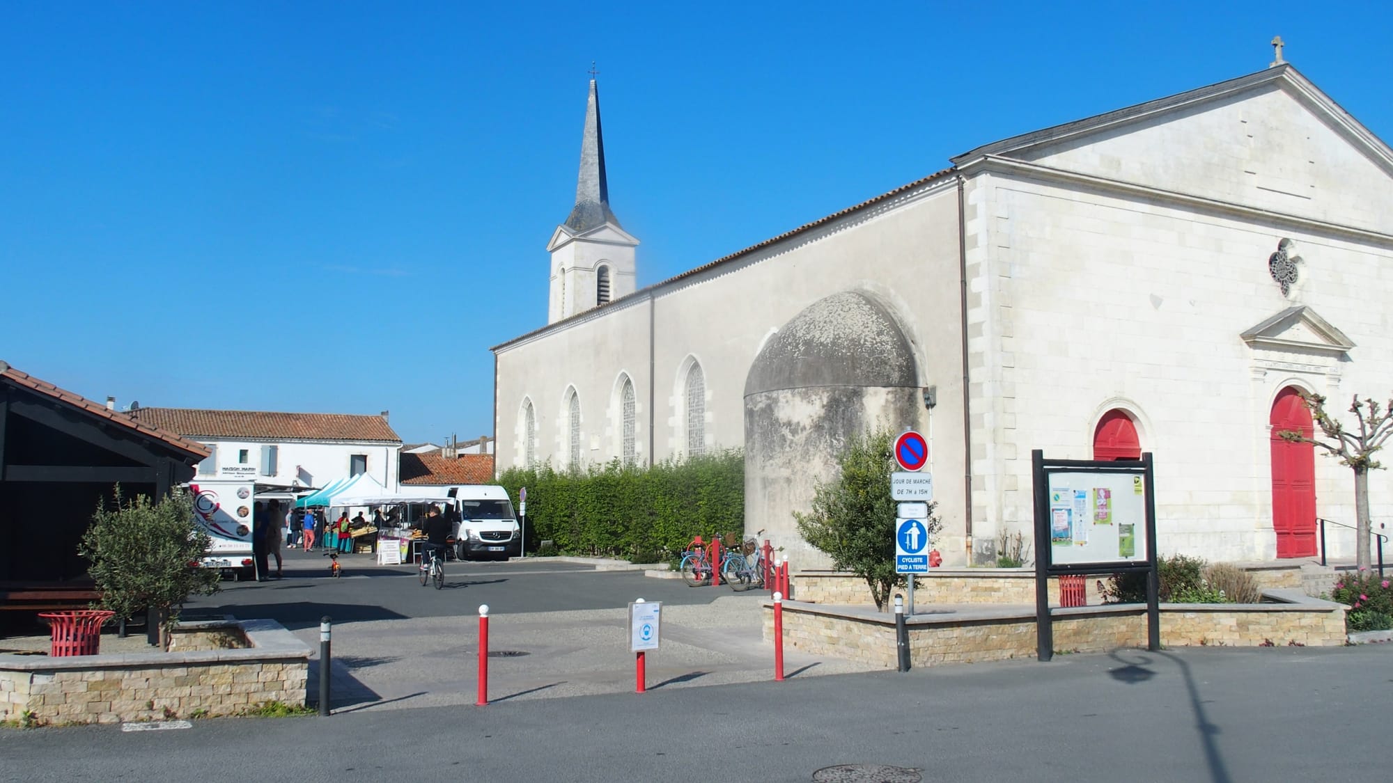 Des halles à Saint Clément ?