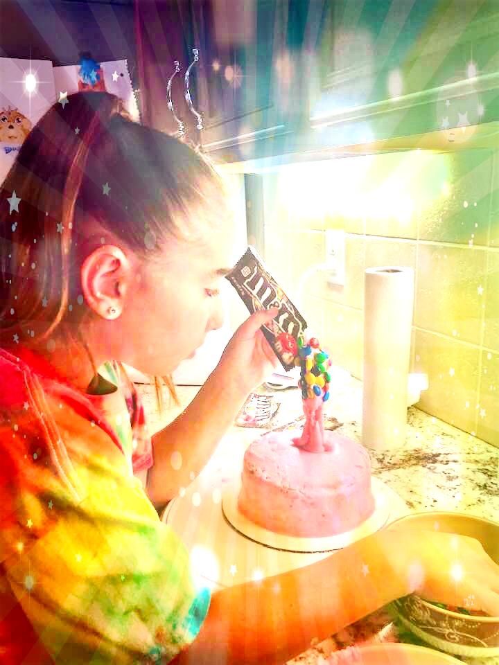 Kids Bake and Decorate a Cake