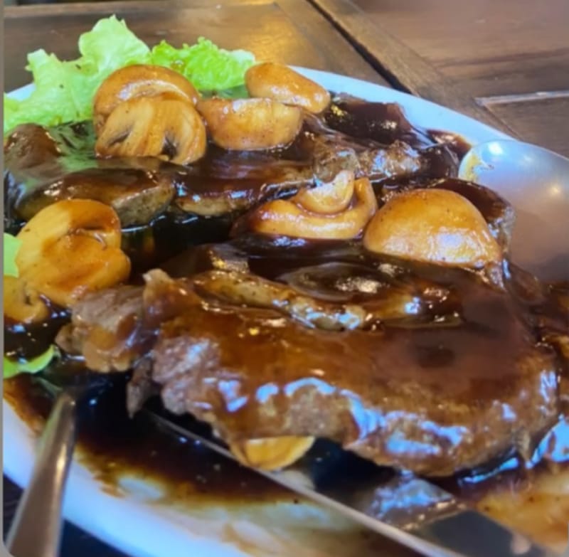 Filé ao molho madeira ou flambado na cachaça