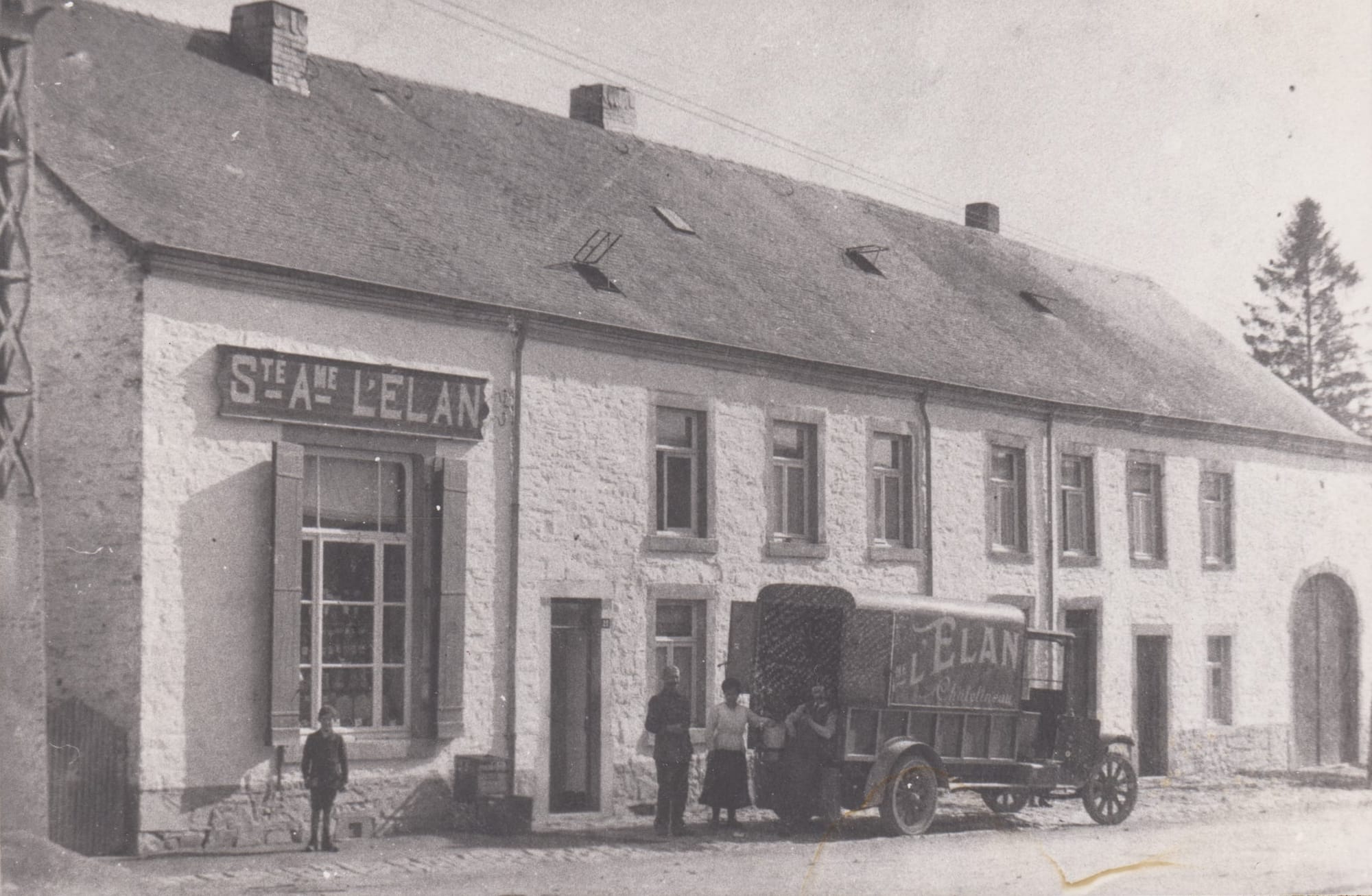 Magasin ELAN au Centre de Libin.