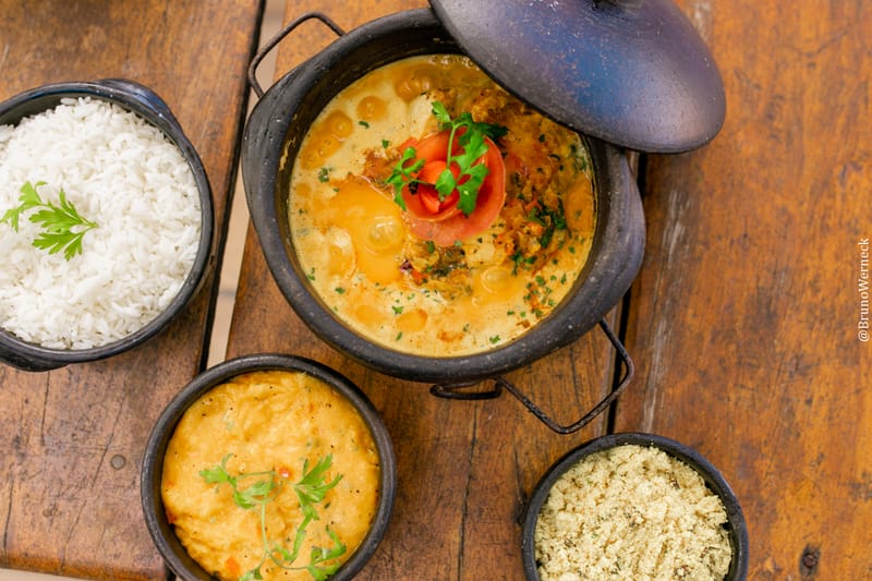 Moqueca mista (Peixe e camarão)