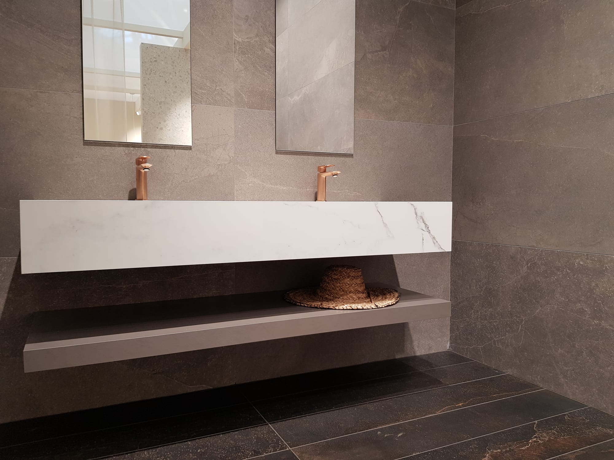 Hotel SPA Double Washbasin and shelf