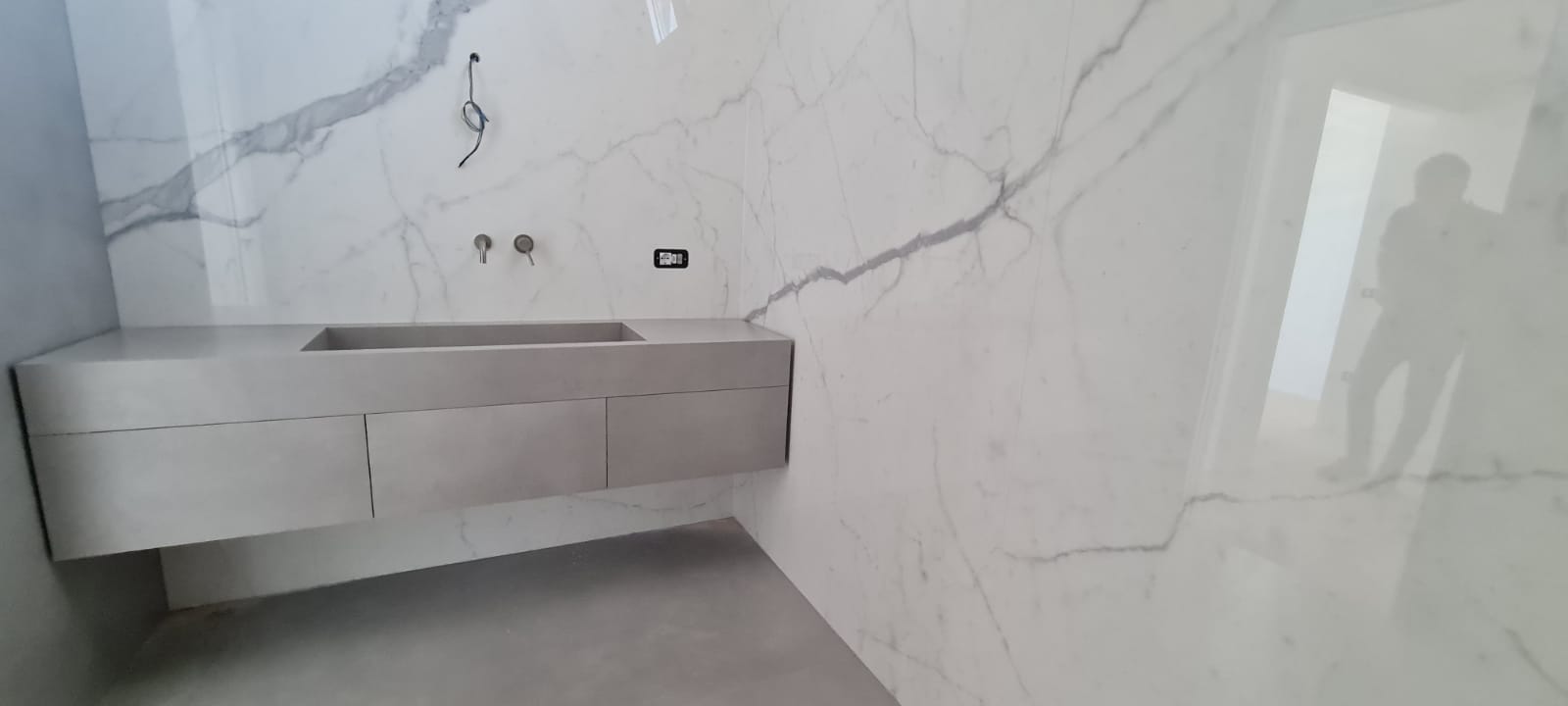 Custom Bath furniture coated with ceramic - Private sea house