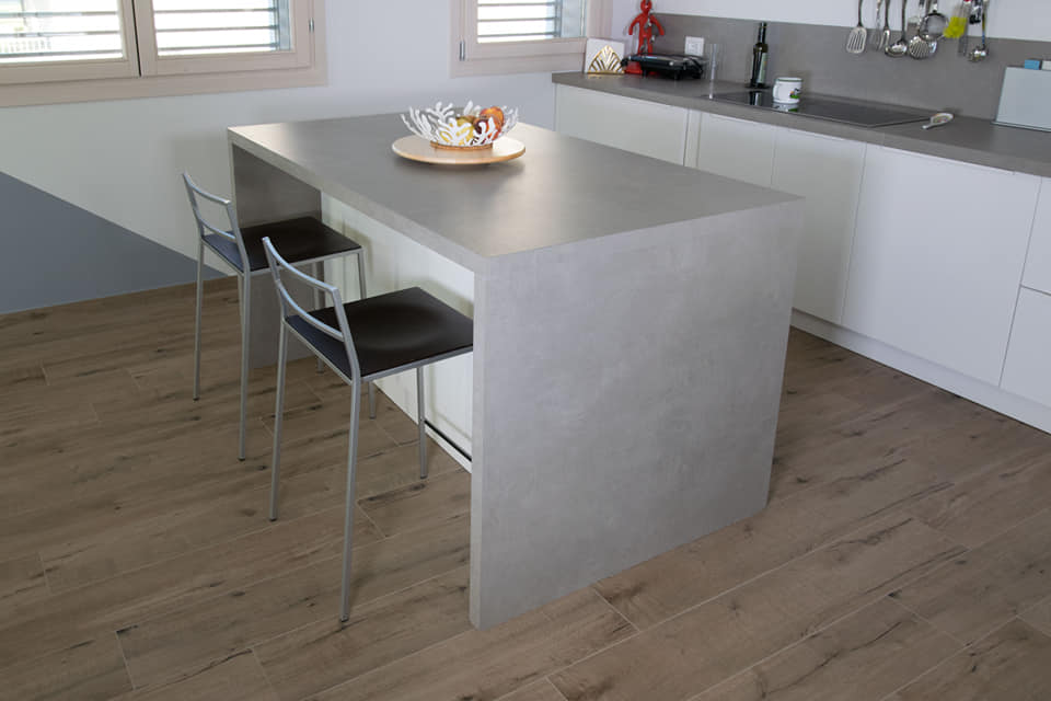 Kitchen with snack Island - Private Villa