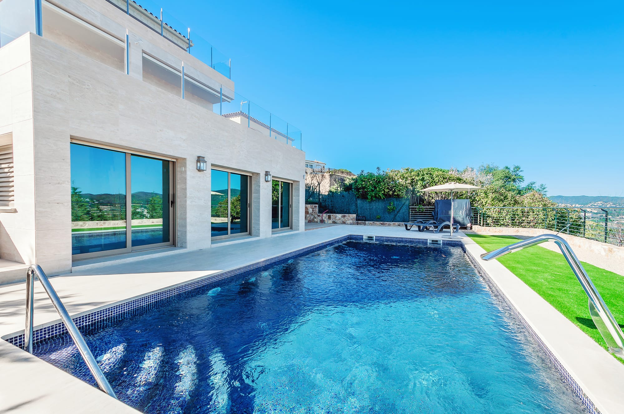 External pool and stairs - Marble - Priva Villa
