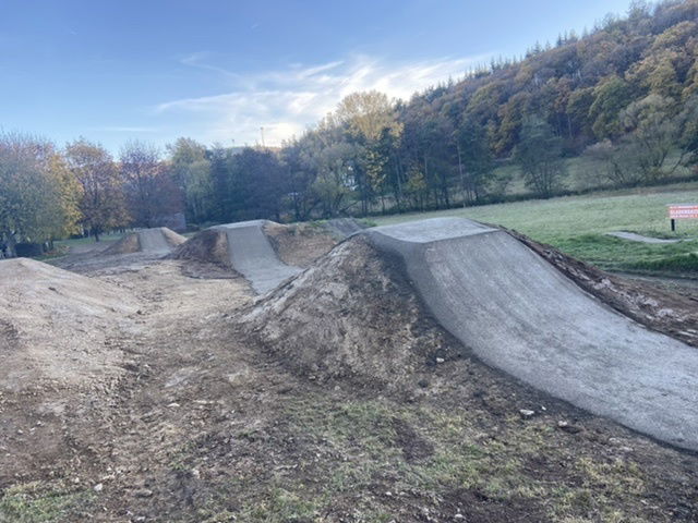 Neuer Flowtrail Übungs-Park mit Jumpline!