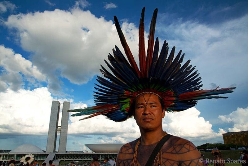 O POVO INDIGENAS DA EXEMPLO PARA A NACAO ENQUANTO ISSO O POVO FICA PARADO ESPERANDO POLITICO FAZER AS NEGOCIATAS VERGONHA