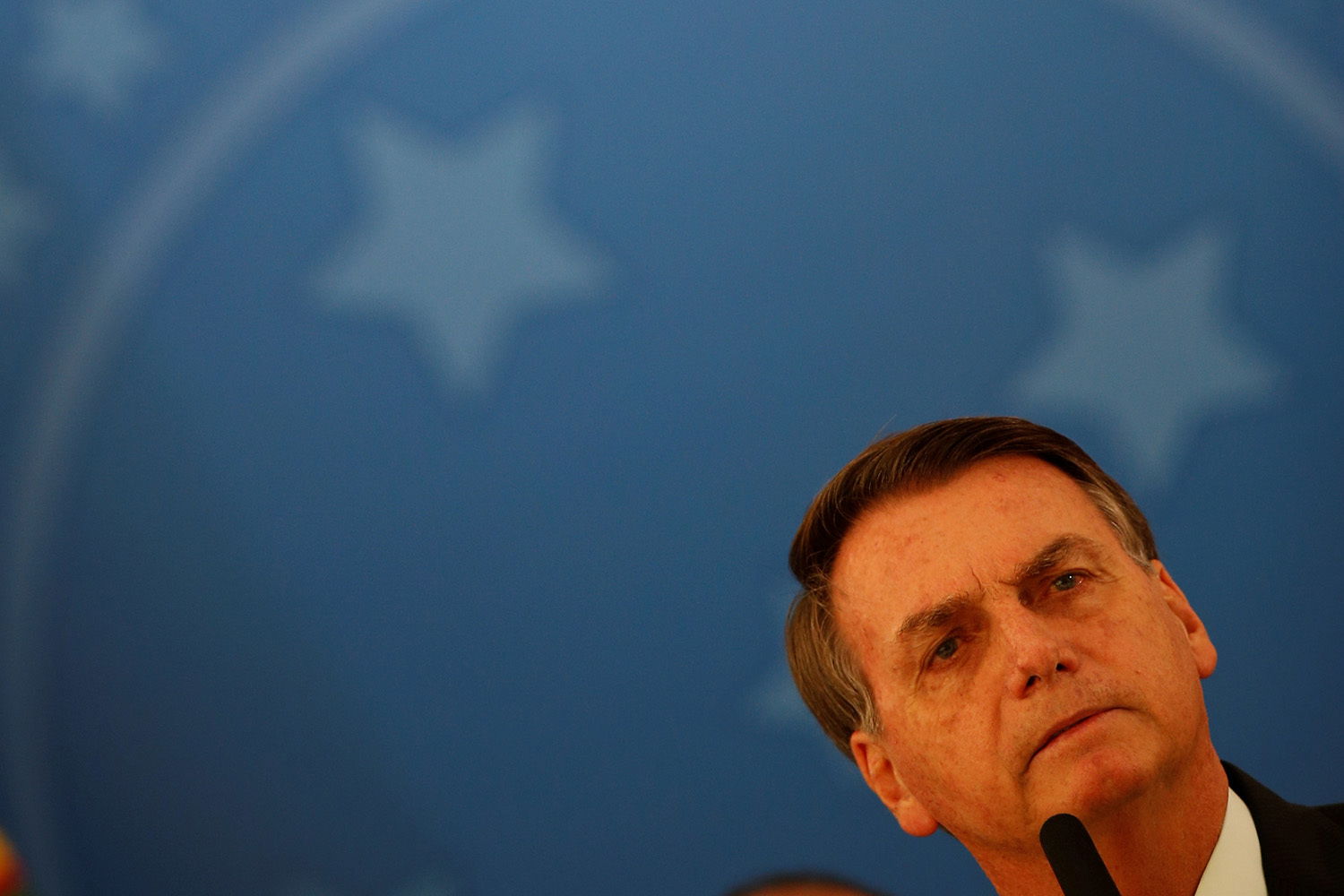 O presidente Jair Bolsonaro vetou parcialmente o projeto, aprovado no Congresso, que trata dos crimes contra o Estado Democrático de Direito que revoga a Lei de Segurança Nacional (LSN).