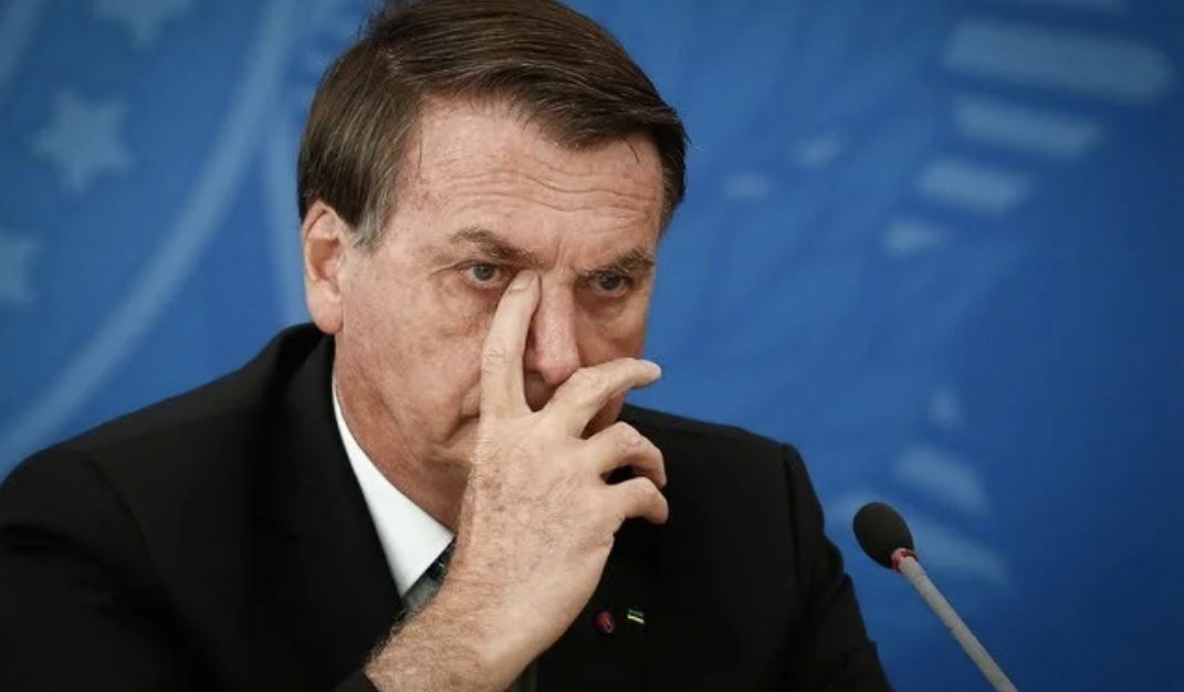 O mínimo e de 32 anos de cadeia para Bolsonaro referente a 11 crimes o que isso resolve para o povo !