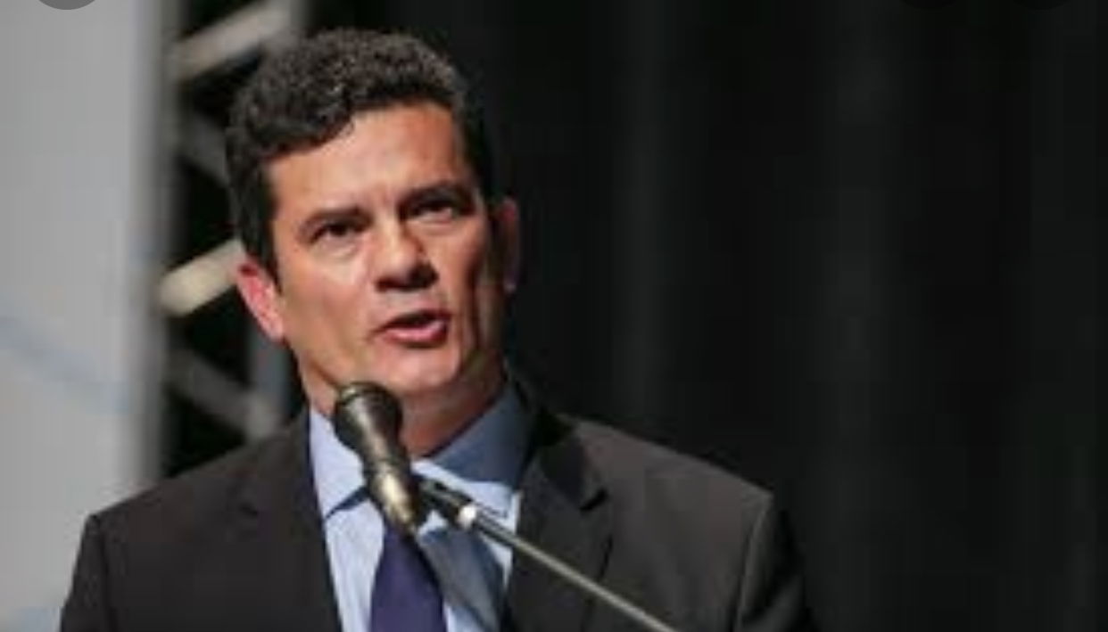 Meu amigo Sérgio Moro o filha da puta irá a Brasília para articular sua candidatura a Presidência da República  pelo Podemos