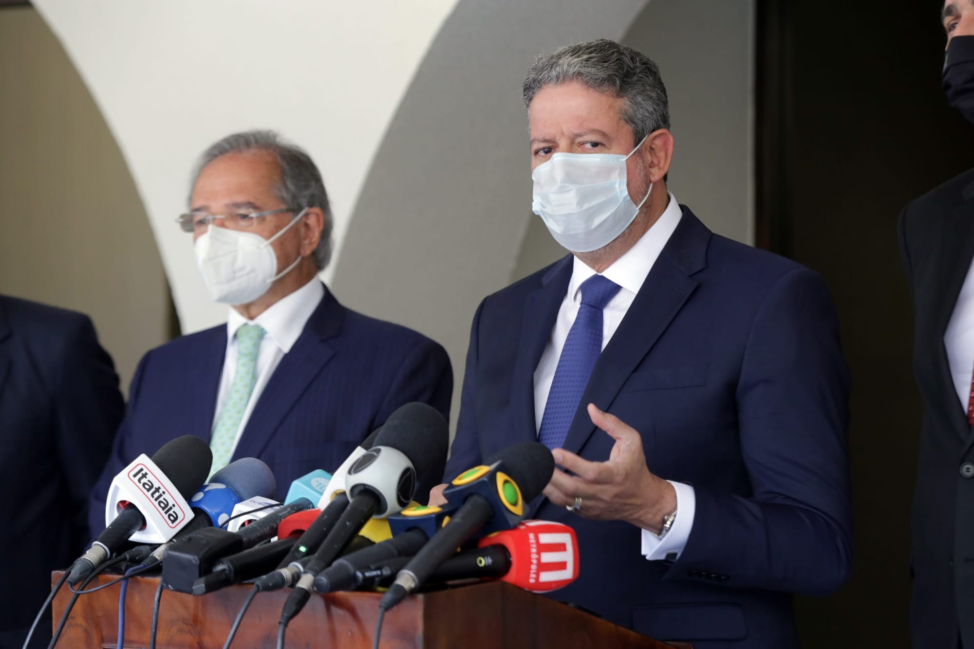 PEC DOS PRECATORIOS E UM TIRO NA TESTA DO POVO BRASILEIRO CHEGOU A HORA DE TOCAR FOGO ,,