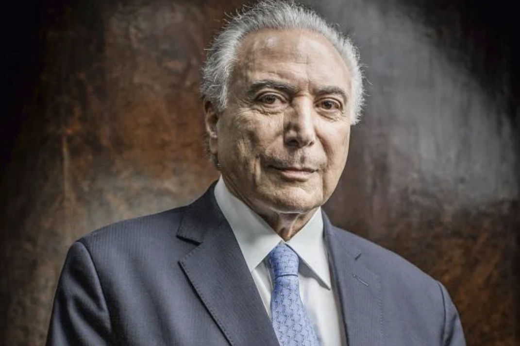 Michel Temer informante da CIA e ladrao dos portos quer um sistema Semipresidencialista veremos em breve ele  na cadeia