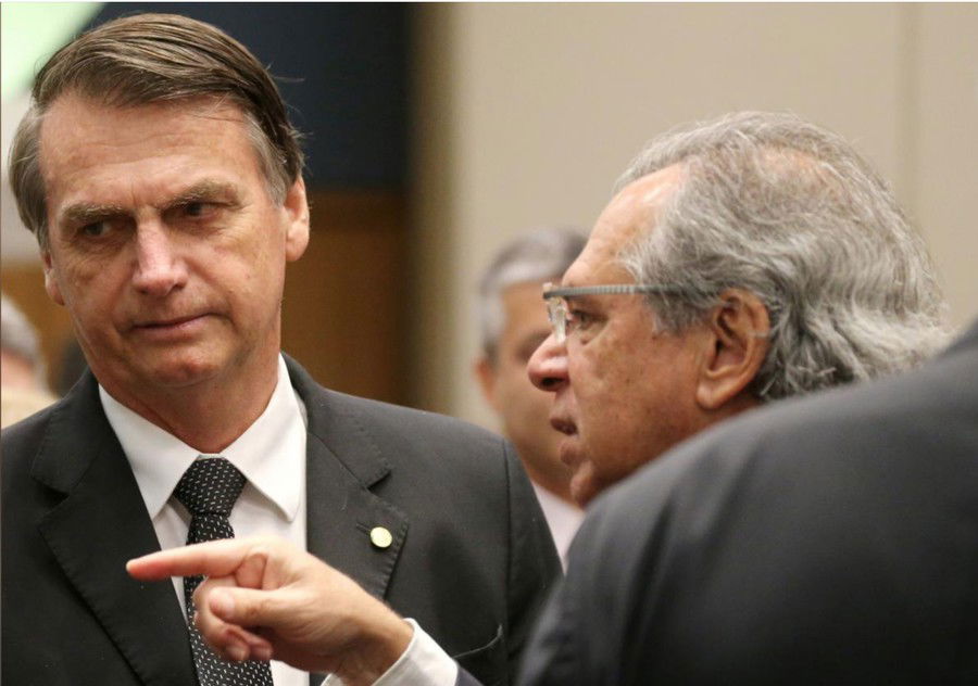 PRIMEIRO ROUBA E DESMONTA O PAIS EM 6 ANOS DEPOIS ENTREGA ESMOLA POPULISTA E O POVO CONTINUA CAINDO NO GOLPE POR ISSO QUE NAO SAIMOS DO BURACO