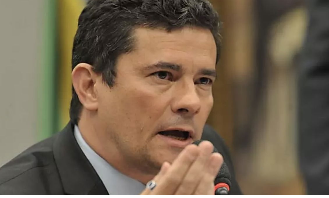 Sergio Moro o maior Ladrao que comandou a operação lava já que a maior corrupção dentro do Sistema