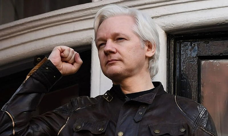 Reino Unido autoriza extradição de Assange aos EUA; ativista pode passar o resto da vida preso