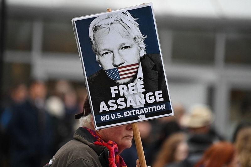 Extradição de Assange para os EUA é "recado" para o jornalismo investigativo