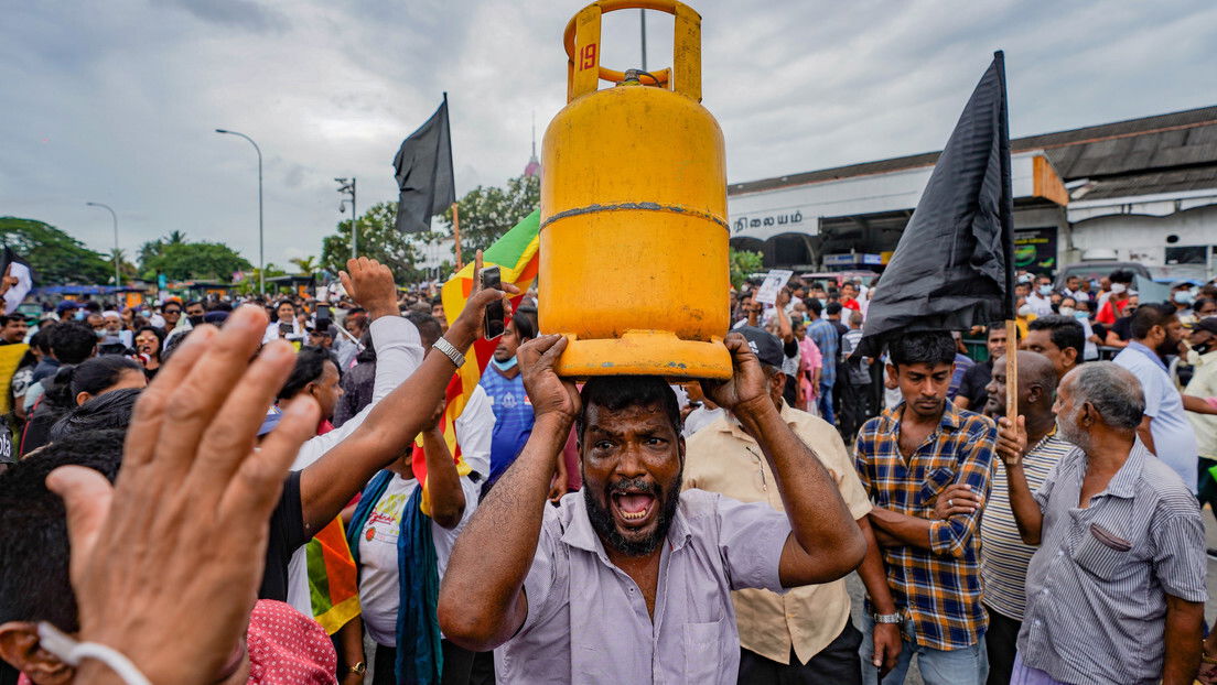 A pior crise da história do Sri Lanka, marcada por escassez de alimentos e protestos violentos