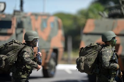 Exército Brasileiro compra programa que acessa celular e sistemas de armazenamento
