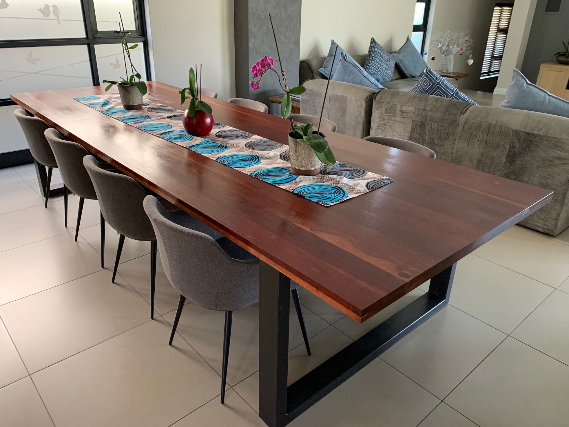 Dining room table