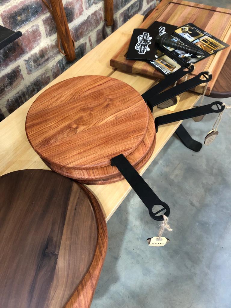 Pizza serving board