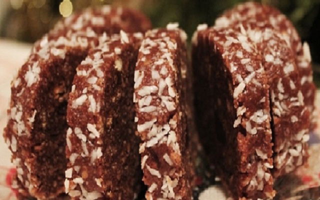 Salame de Chocolate com Amêndoa