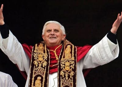 "يعاني من مرض خطير".. تدهور صحّة البابا السابق بنديكتوس