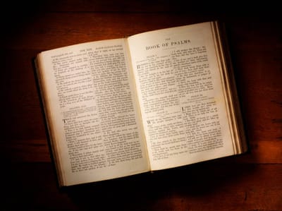 الرواية الثانية لِخَلق العالم - الفصل الثاني - الآيات الرابعة  حتّى التاسعة ( ٤ -٩ )