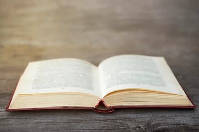 الفصل الثالث والعشرون - قبور الآباء - الآيتان الأولى والثانية