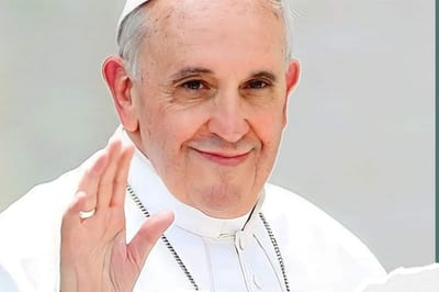 قداسة البابا فرنسيس في المستشفى وهذه حالته الصحيّة