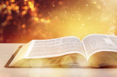 الفصل الخامس والعشرون - بعد وفاة إبراهيم مُقارنة بين إبراهيم وبين المسيح - الآيات مُقارنة بين الحادية عشر  والثانية عشر