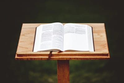 الفصل التاسع والعشرون - ذهاب يعقوب إلى لابان - الآيتان الأولى والثانية