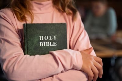 الفصل العشرون - سِفِر الخروج - ب - كتاب العهد - وصايا للإبتعاد عن عبادة الأوثان - الآيات الثامنة عشر حتّى السادسة والعشرون