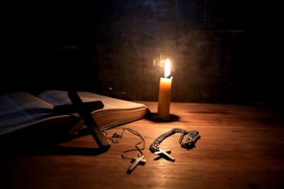 سِفِر الأحبار - الفصل الثالث عشر - ٣ - قواعِد في الطاهر والنجس - للفصل الثالث عشر هو برص البشر والملابس - القَرْع - الآيات التاسعة والعشرون حتَّى السابعة والثلاثون