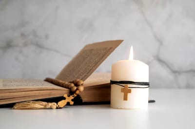 سِفِر الأحبار - الفصل الخامس عشر - ٣ - قواعِد في الطاهر والنجس - للفصل الخامس عشر هو السيل الطبيعي - الآيات السادسة عشر حتَّى الثامنة عشر