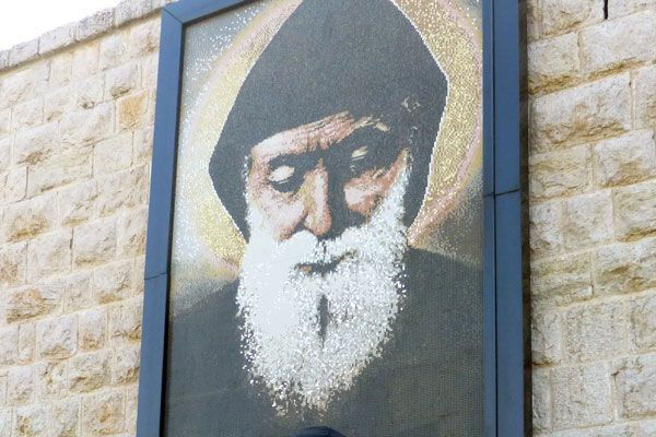 من "مونغوليان" إلى شخص طبيعي ١٠٠٪ هكذا وُلِدَ ليو شربل - - أعجوبة جديدة لمار شربل سُجلت بتاريخ اليوم!