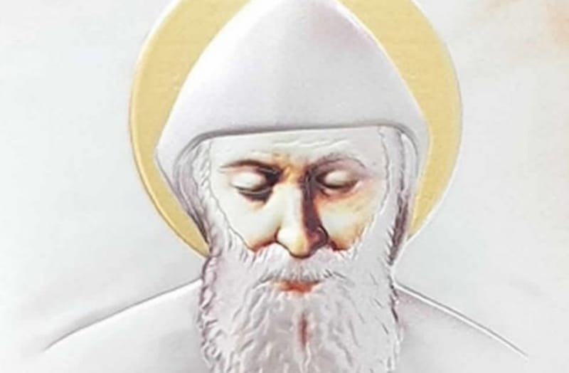 أدخل الطبيب الطفل إلى غرفة العمليات ولمّا كشف على الطفل نادى والدته قائلاً لها : العملية قد أجريت للطفل وهذه هي القطب فأي طبيب أجرى العملية لإبنك ؟