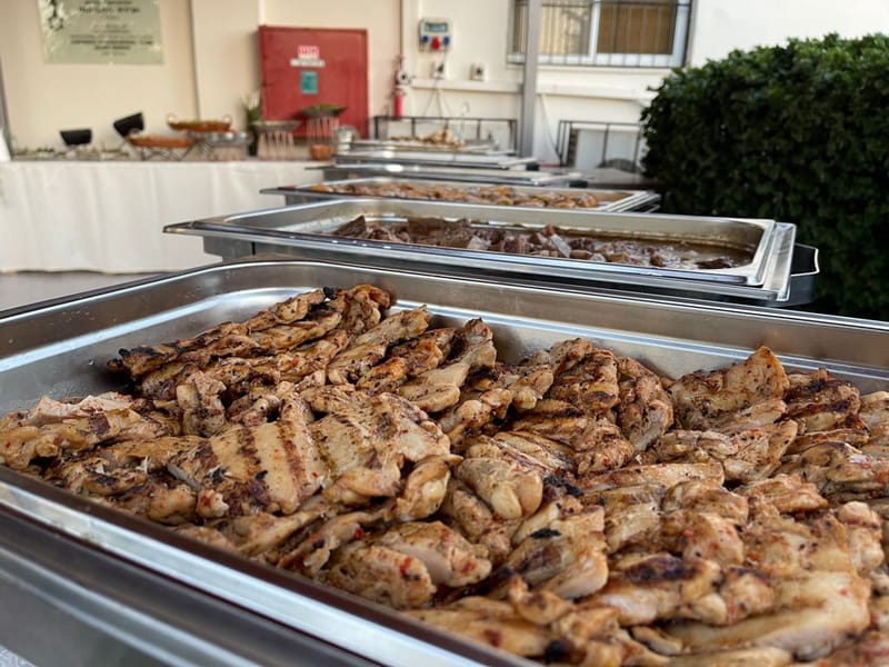 🍖 קייטרינג בשרי כשר בצפון – הטעם שמתחיל בבית
