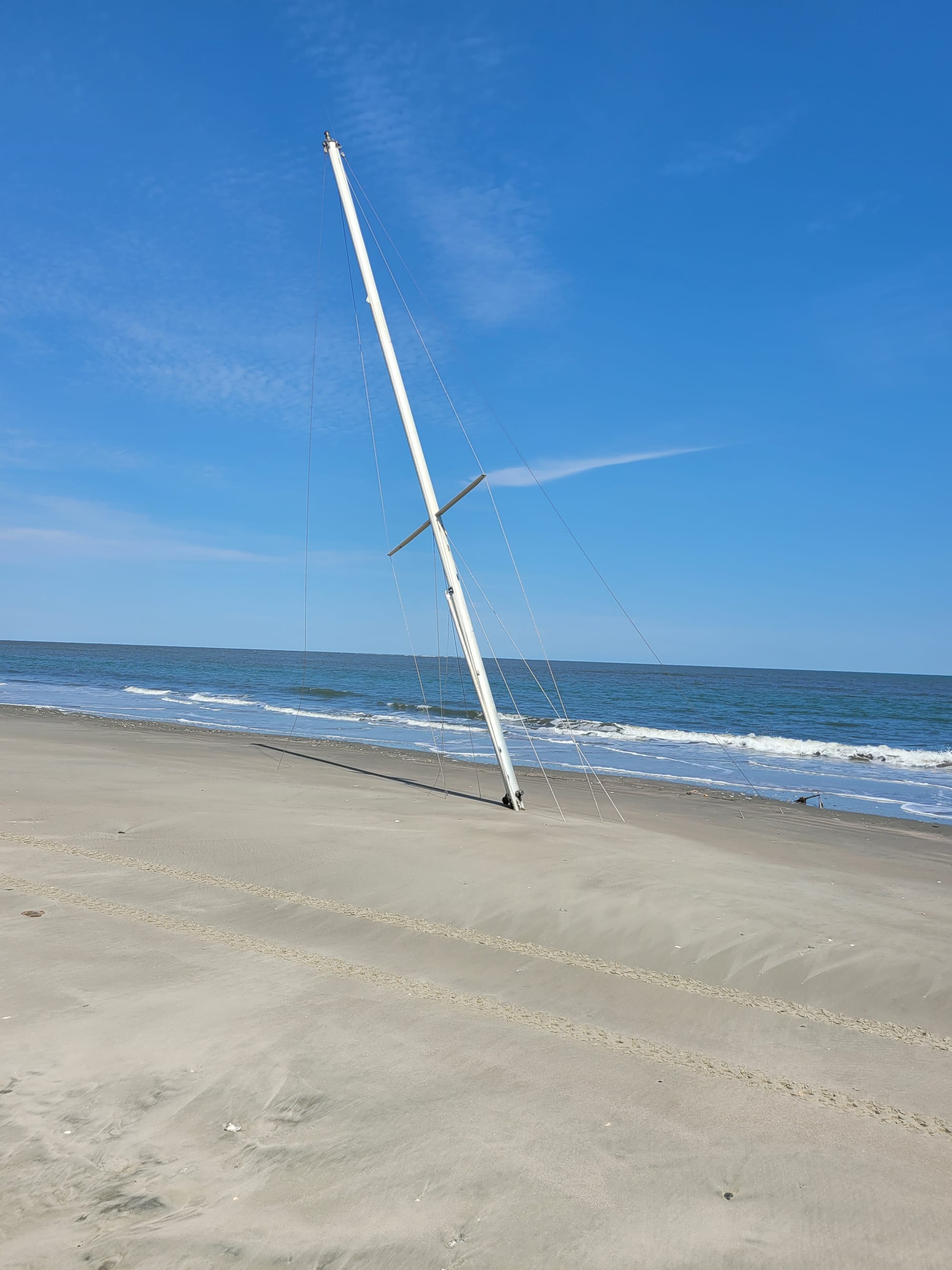 REI Trip: Bulls Island Beach - Marooned Sailboat