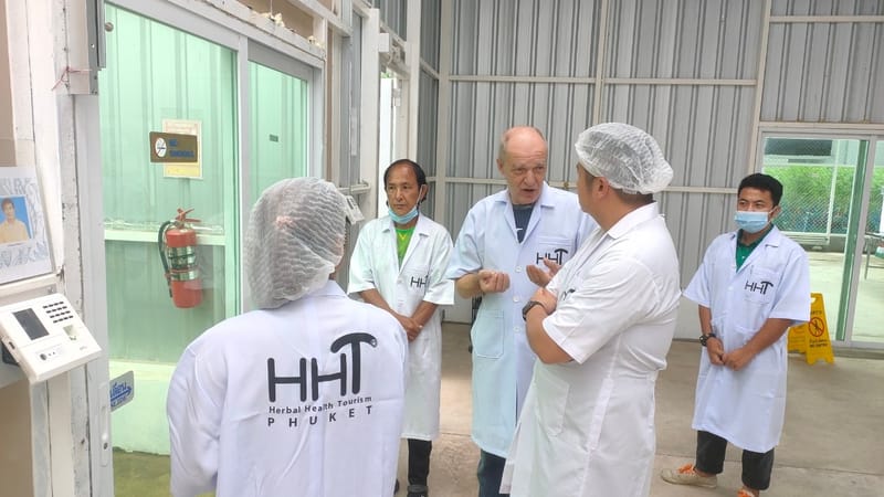 เยี่ยมชมฟาร์มจากนักท่องเที่ยวชาวไต้หวัน