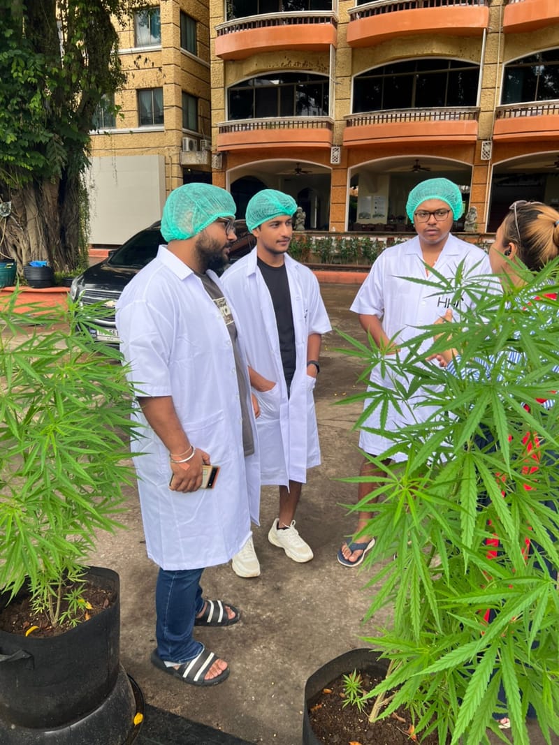 เยี่ยมชมฟาร์ม จากนักท่องเที่ยวชาวอินเดีย