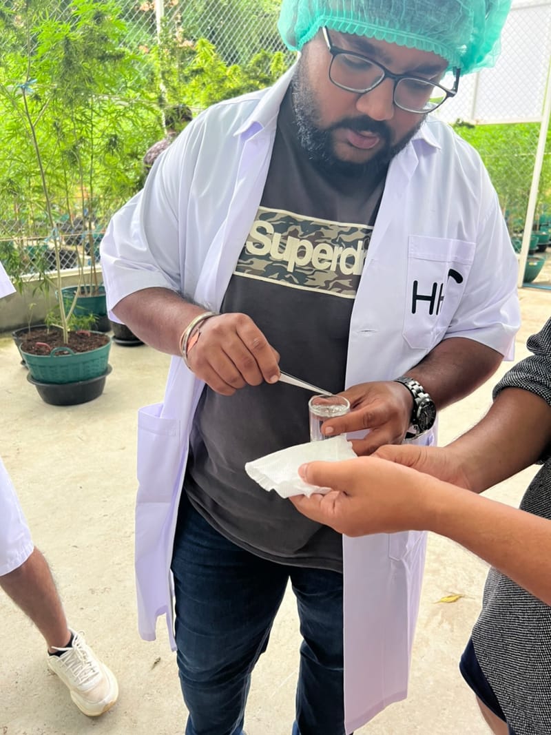 เยี่ยมชมฟาร์ม จากนักท่องเที่ยวชาวอินเดีย