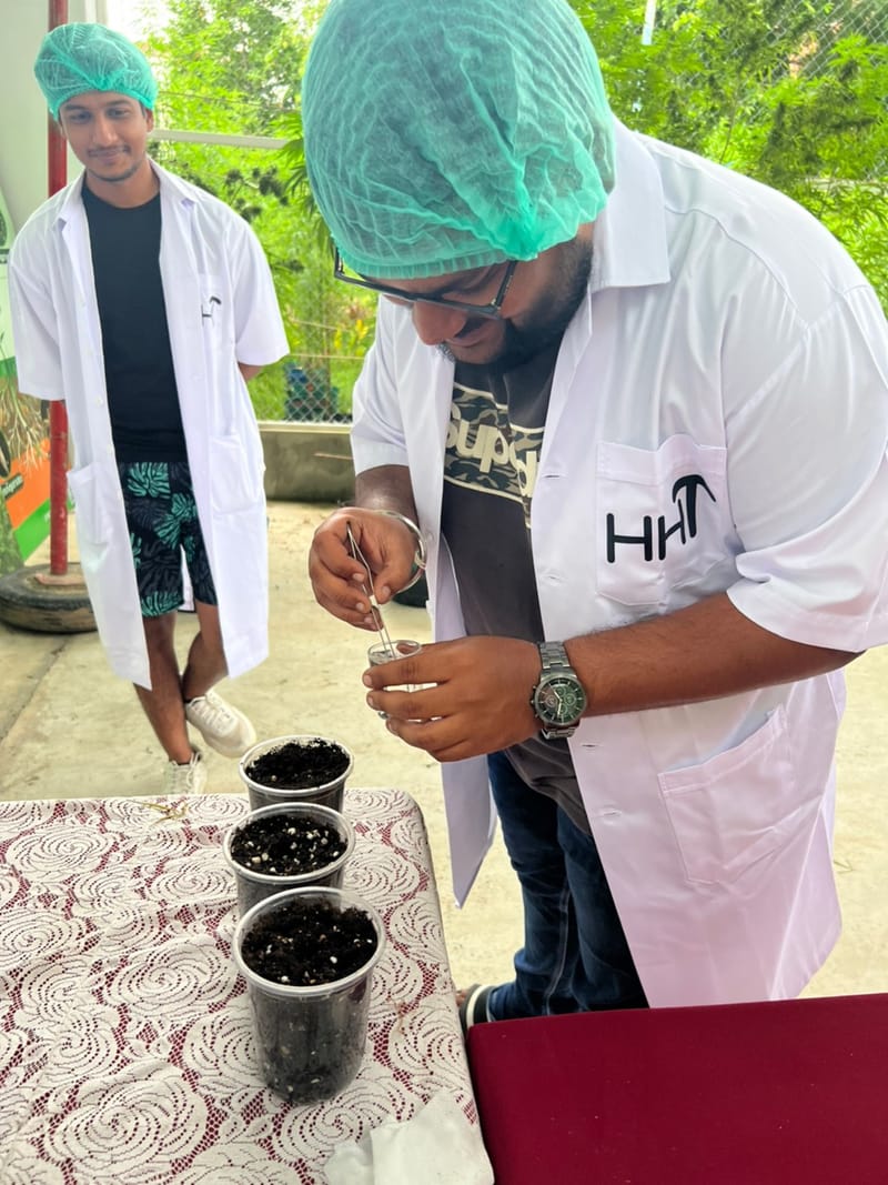 เยี่ยมชมฟาร์ม จากนักท่องเที่ยวชาวอินเดีย