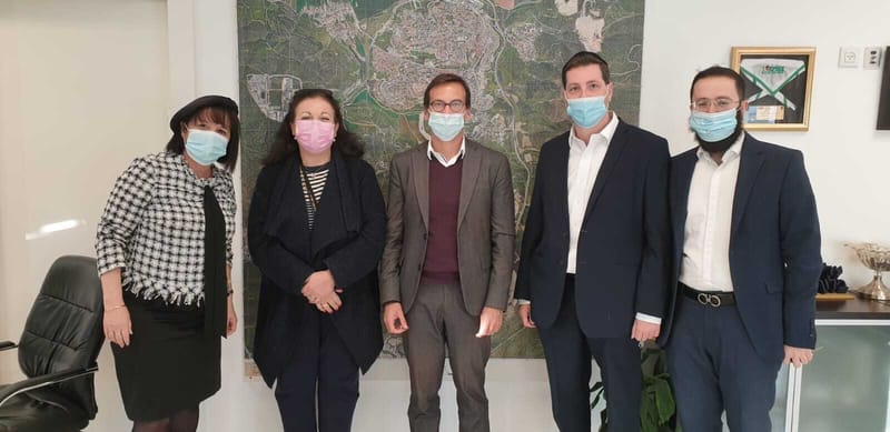 שגרירות צרפת תעניק שירותים בבית שמש