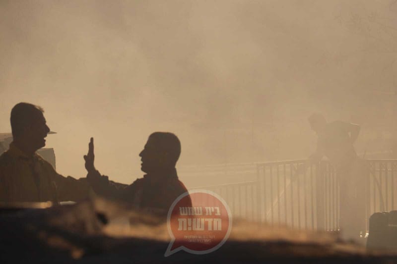 הרחובות כוסו עשן, המשפחות הוצאו מבתיהם • תיעוד מיוחד