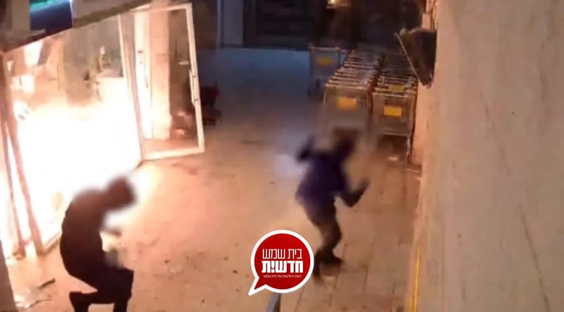 המשטרה פענחה את הצתת חנות הסלולר: 2 חשודים הציתו בפיצוץ את החנות עם בנזין ונמלטו