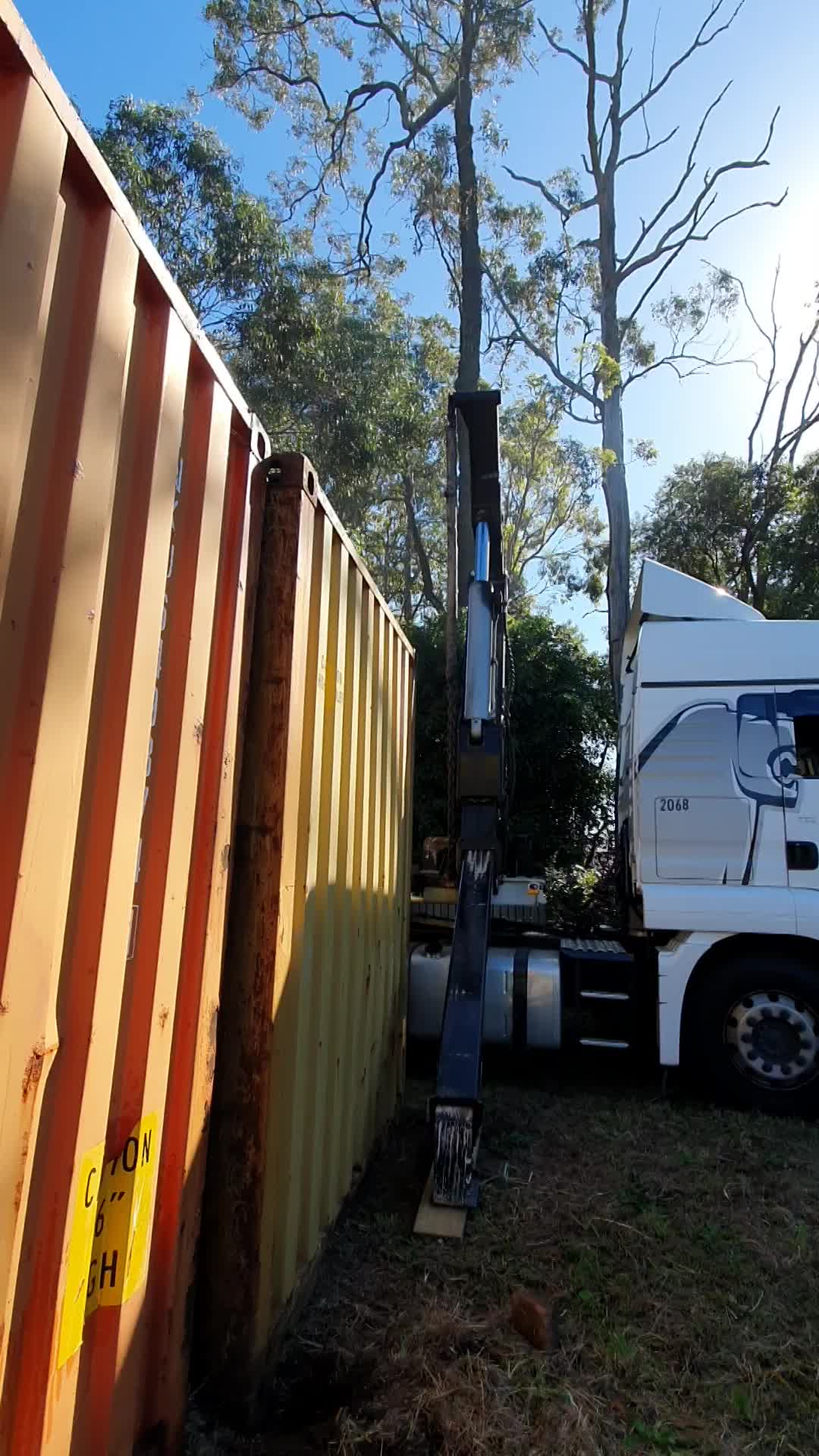 Tricky container pick-up