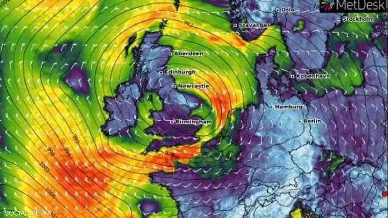 العاصفة "سيارا" تضرب غرب أوروبا وتقطع الكهرباء عن الملايين