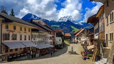 رقم قياسي في تاريخ السياحة السويسرية .. 40 مليون نزيل للفنادق خلال 2023