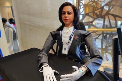 روبوت يشبه الإنسان إلى الفضاء خلال 2024